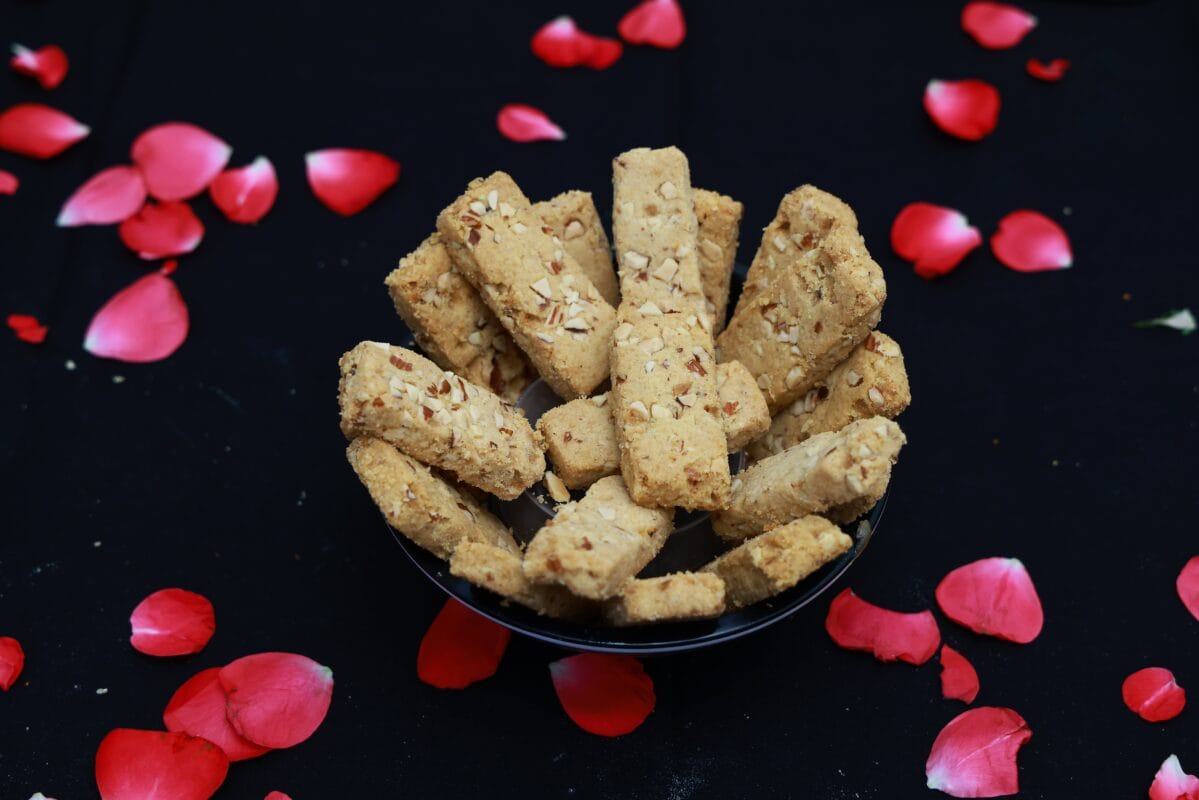 Muthy Sweets ALMOND STICKS min